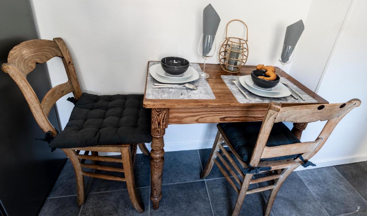 Les 3 Chapeaux Dinant 6P Les Canotiers 4P Avec Terrasse Le Melon 2P Sans Terrasse Εξωτερικό φωτογραφία